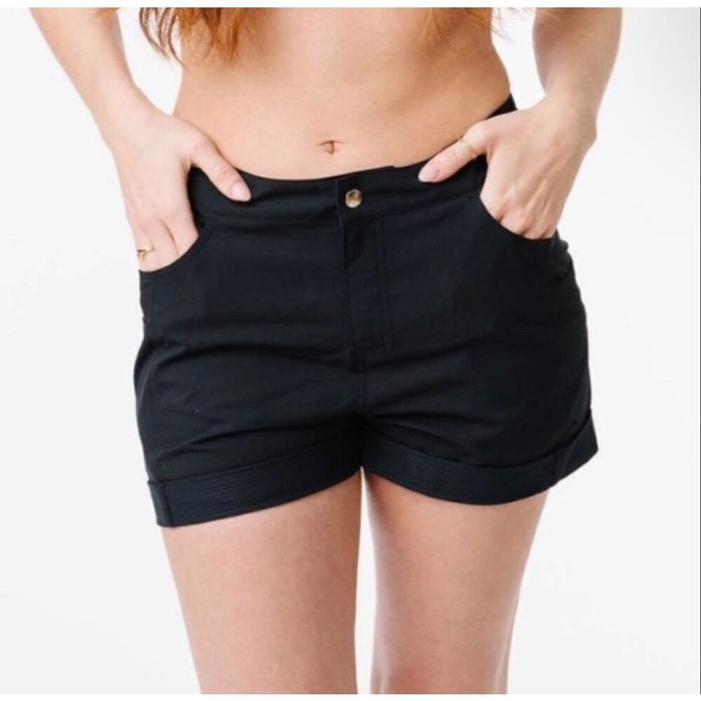 Zyia Black Not Just A Trail women’s Shorts size small